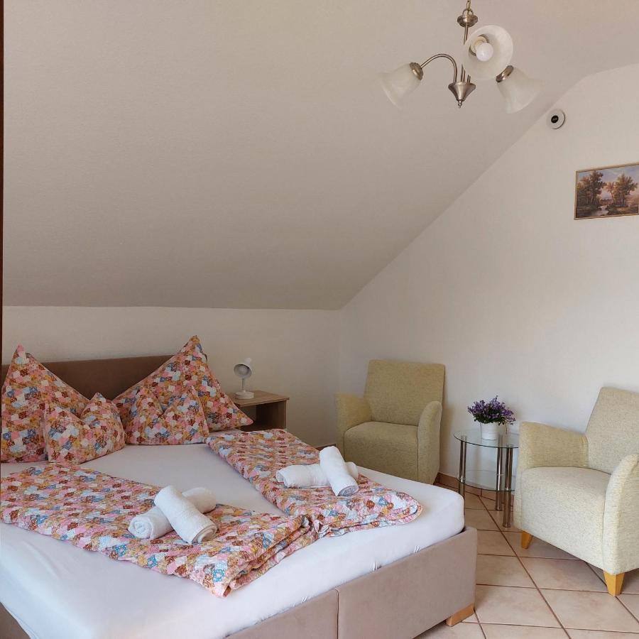 Erika Apartmanhazak Hévíz Εξωτερικό φωτογραφία