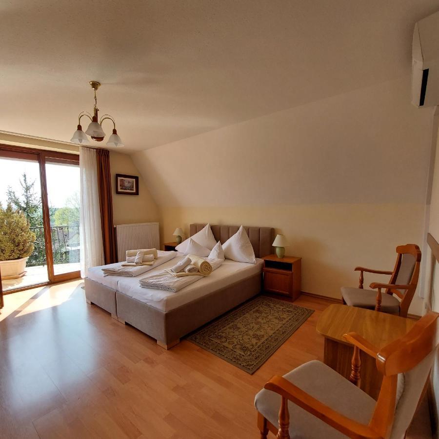 Erika Apartmanhazak Hévíz Εξωτερικό φωτογραφία