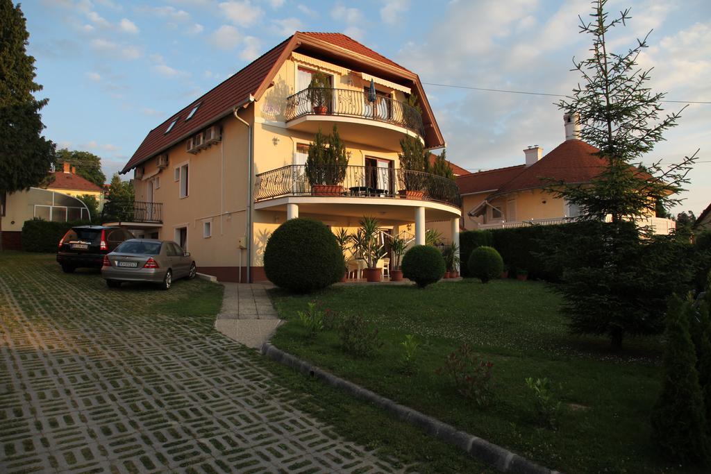 Erika Apartmanhazak Hévíz Δωμάτιο φωτογραφία