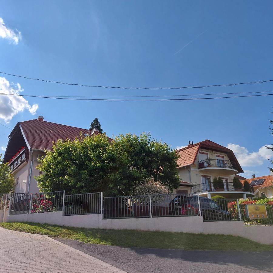 Erika Apartmanhazak Hévíz Εξωτερικό φωτογραφία