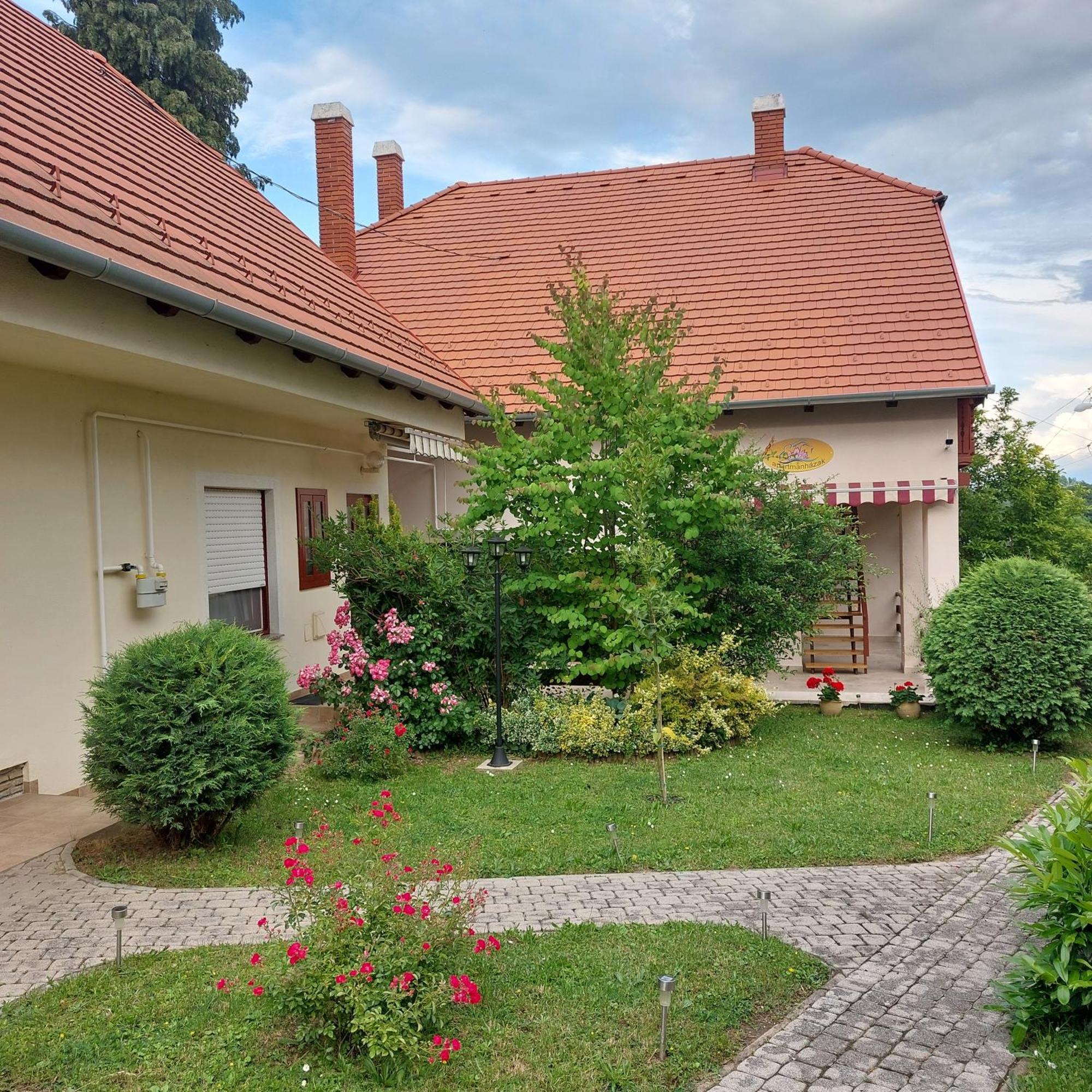 Erika Apartmanhazak Hévíz Εξωτερικό φωτογραφία