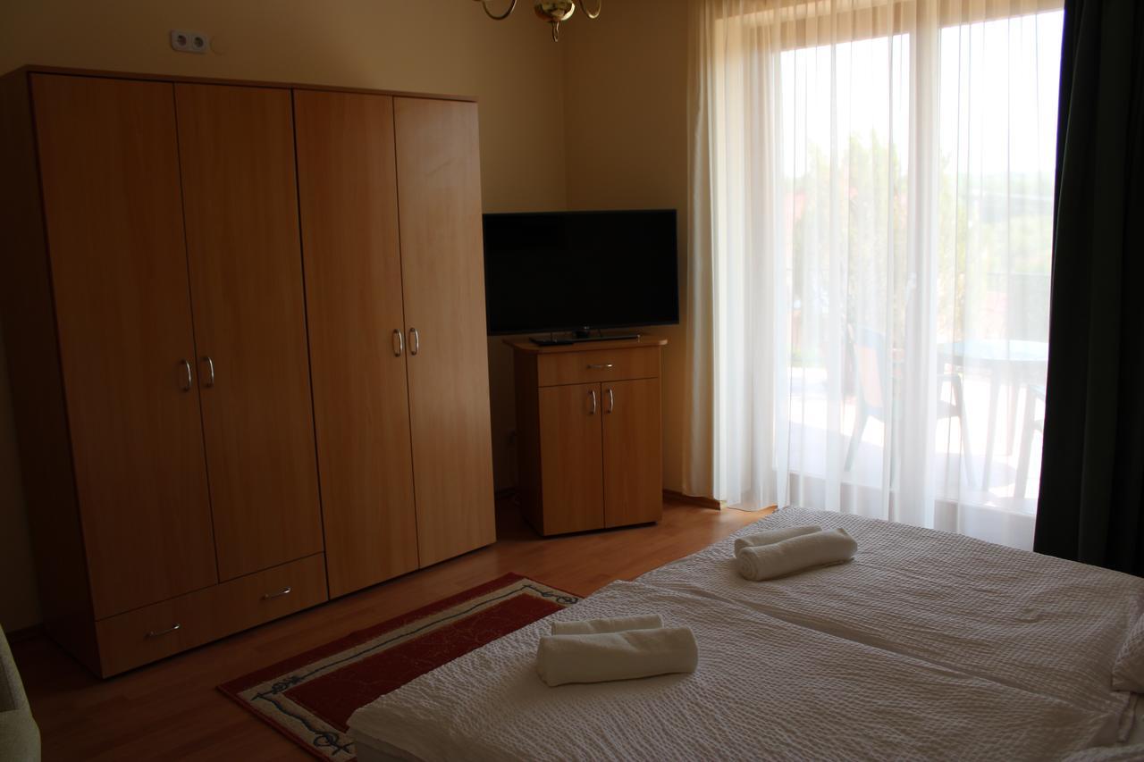 Erika Apartmanhazak Hévíz Εξωτερικό φωτογραφία